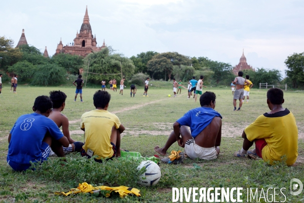 Football des rues au Myanmar