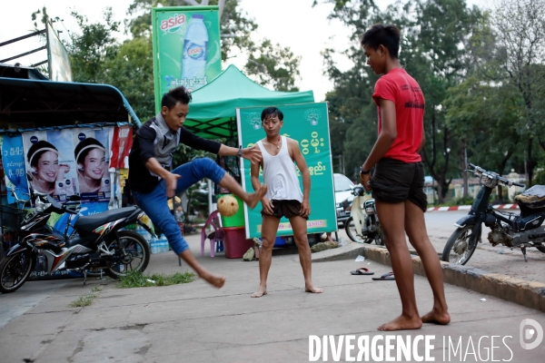 Football des rues au Myanmar