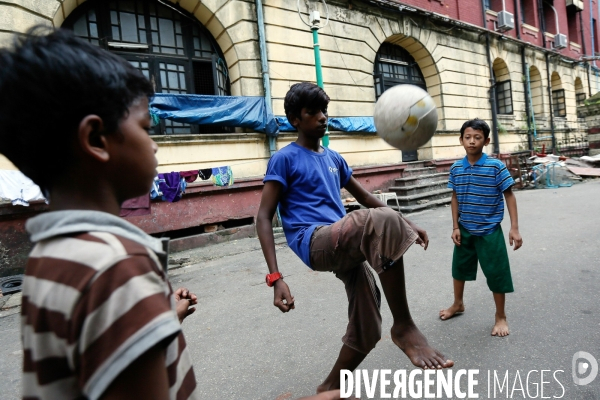 Football des rues au Myanmar