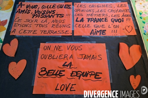 Les Archives de Paris ont entrepris, apres les attentats qui ont frappes la ville, la collecte , le tri et la conservation des hommages deposes sur les lieux touches par les attentats