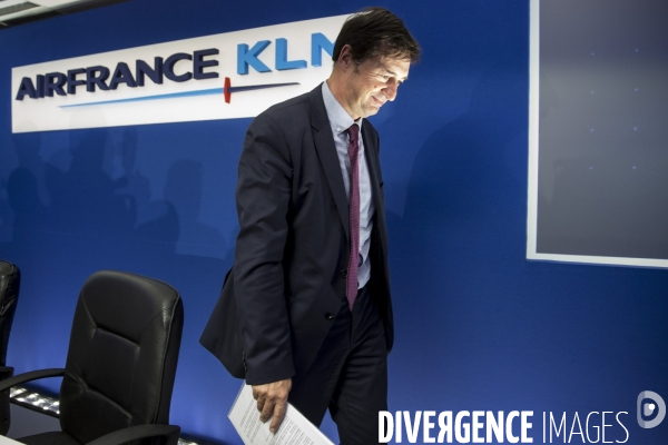 Jean-Marc Janaillac, PDG du groupe, dévoile son plan stratégique «Trust Together»,  la création d une nouvelle compagnie et la nomination de Franck TERNER, nouveau directeur général d Air France