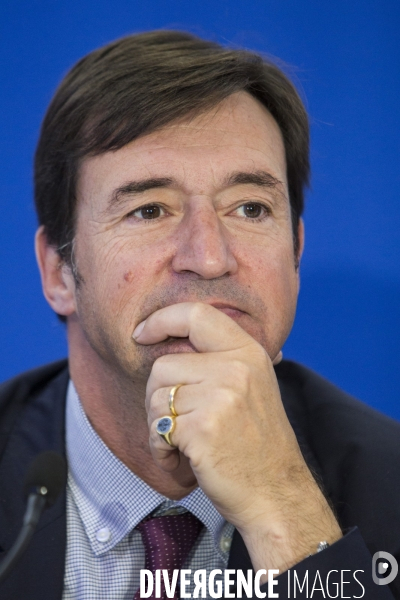 Jean-Marc Janaillac, PDG du groupe, dévoile son plan stratégique «Trust Together»,  la création d une nouvelle compagnie et la nomination de Franck TERNER, nouveau directeur général d Air France