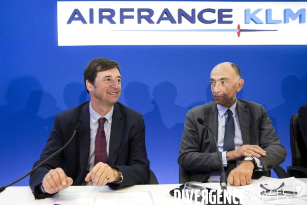 Jean-Marc Janaillac, PDG du groupe, dévoile son plan stratégique «Trust Together»,  la création d une nouvelle compagnie et la nomination de Franck TERNER, nouveau directeur général d Air France