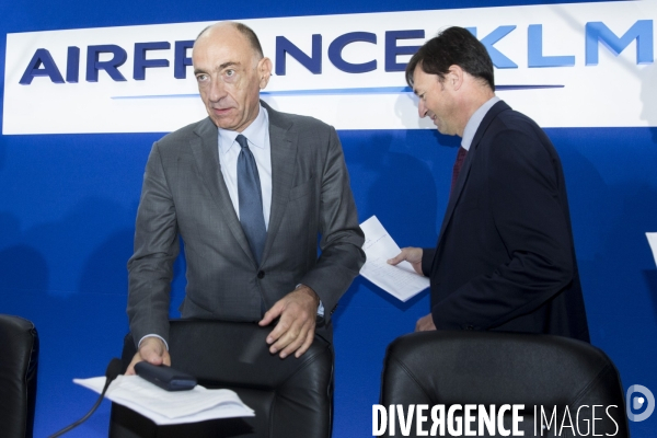 Jean-Marc Janaillac, PDG du groupe, dévoile son plan stratégique «Trust Together»,  la création d une nouvelle compagnie et la nomination de Franck TERNER, nouveau directeur général d Air France