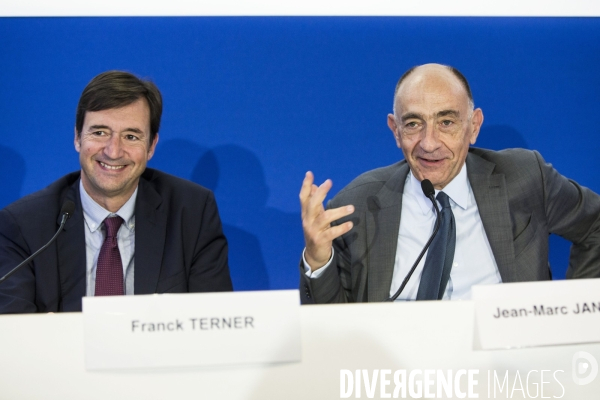 Jean-Marc Janaillac, PDG du groupe, dévoile son plan stratégique «Trust Together»,  la création d une nouvelle compagnie et la nomination de Franck TERNER, nouveau directeur général d Air France
