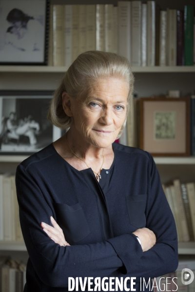 Portrait d Elisabeth BADINTER, chez elle, pour la sortie de son livre: Le pouvoir au féminin, Marie-Thérèse d Autriche 1717-1780, l impératrice-reine, aux éditions Flamarion.