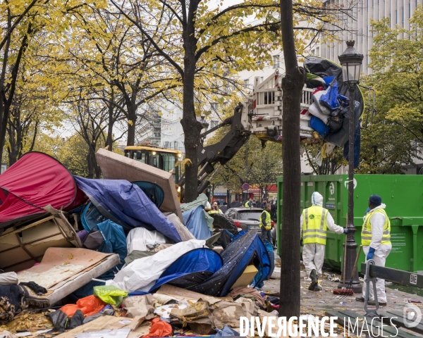 Démantèlement du camp de réfugiés rue de Flandre à Paris