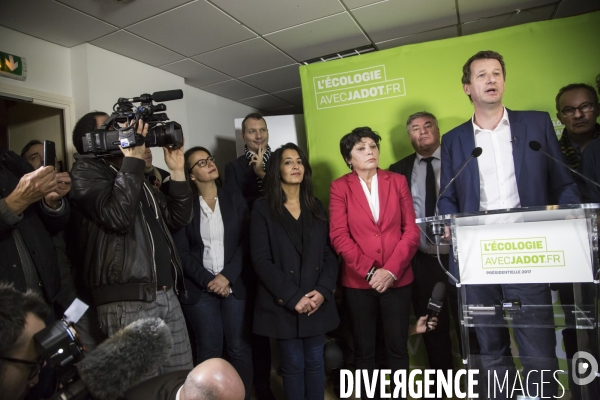 Yannick Jadot remporte la primaire écologiste pour la présidentielle 2017