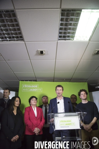 Yannick Jadot remporte la primaire écologiste pour la présidentielle 2017