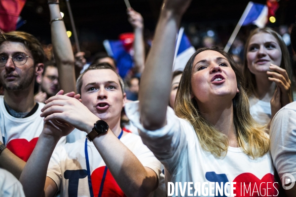 Meeting d Alain Juppé au Zenith.