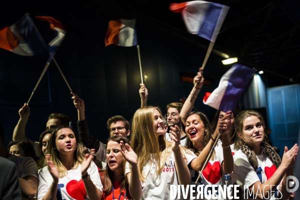 Meeting d Alain Juppé au Zenith.
