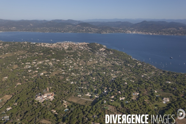 Vue aérienne du golfe de Saint Tropez