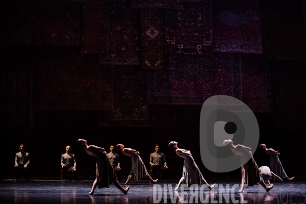 Symphonie de psaumes  /  Jiri Kylian