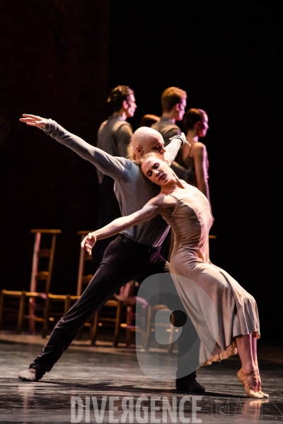 Symphonie de psaumes  /  Jiri Kylian