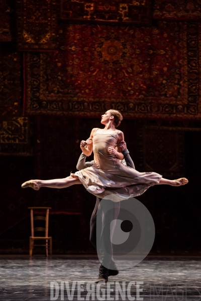 Symphonie de psaumes  /  Jiri Kylian