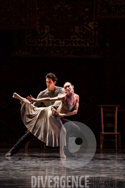 Symphonie de psaumes  /  Jiri Kylian