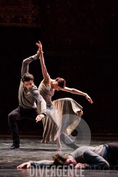 Symphonie de psaumes  /  Jiri Kylian