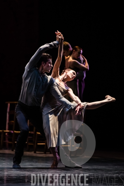 Symphonie de psaumes  /  Jiri Kylian