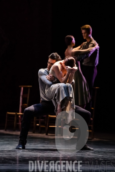 Symphonie de psaumes  /  Jiri Kylian