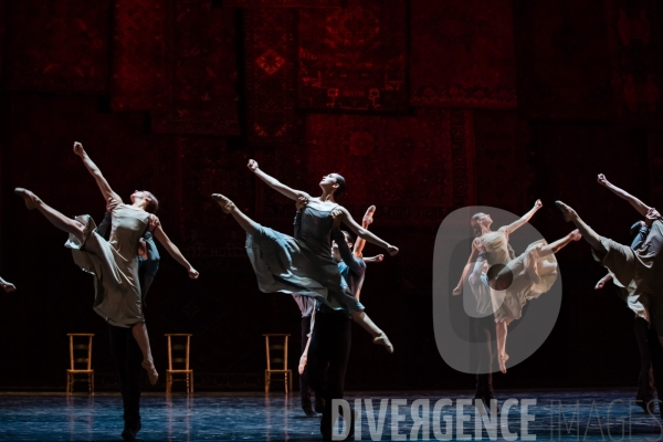 Symphonie de psaumes  /  Jiri Kylian