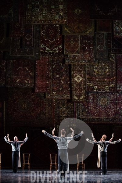 Symphonie de psaumes  /  Jiri Kylian