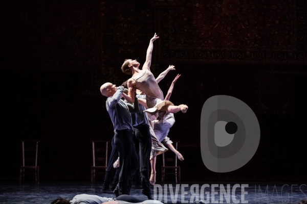Symphonie de psaumes  /  Jiri Kylian