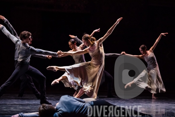 Symphonie de psaumes  /  Jiri Kylian