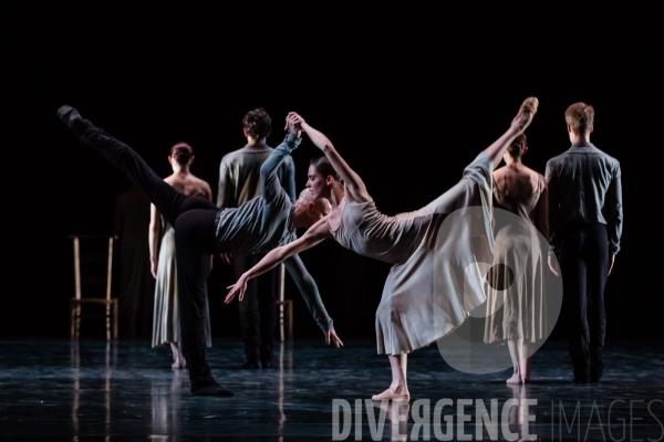 Symphonie de psaumes  /  Jiri Kylian