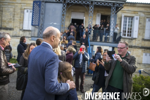 Alain Juppé: journée électorale pour la primaire à droite te au centre - 1er tour