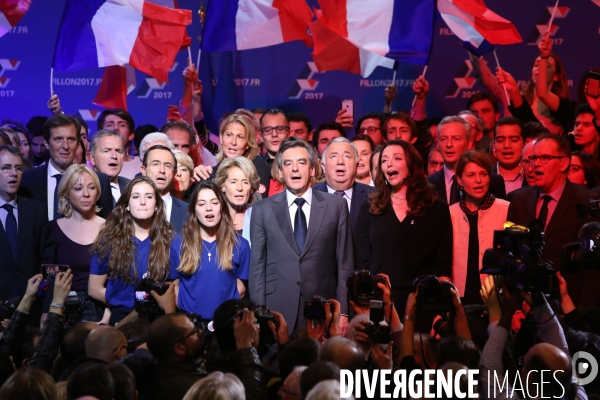 Dernier meeting de François FILLON avant le second tour des primaires de la droite et du centre à la porte de Versailles