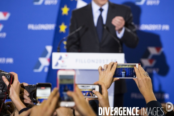 Déclaration de François Fillon à la Maison de la Chimie après sa victoire au second tour de la primaire de la droite et du centre.