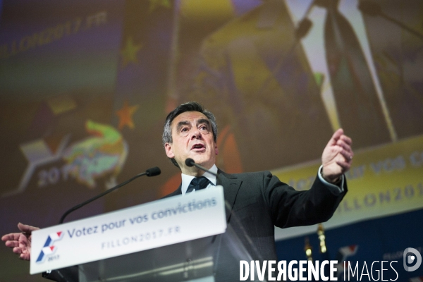 Dernier meeting de François Fillon, porte de Versailles.