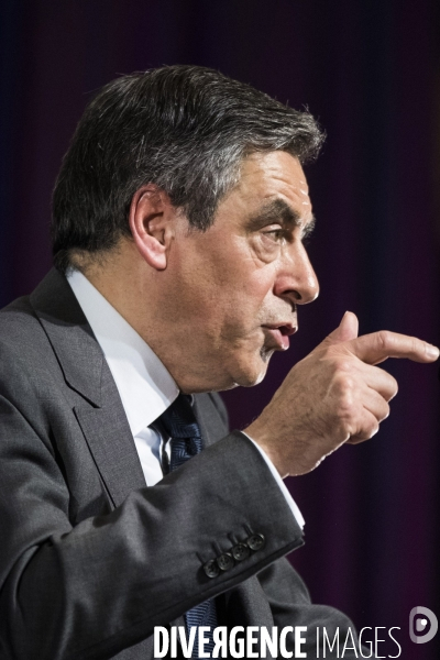 Dernier meeting de François Fillon, porte de Versailles.