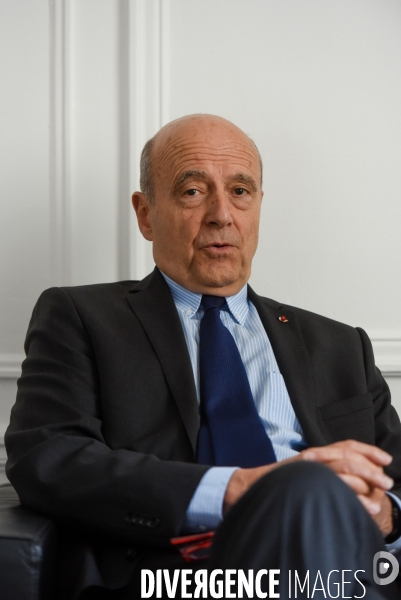 Alain Juppé à son QG de campagne.