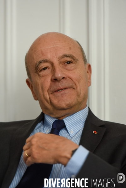 Alain Juppé à son QG de campagne.