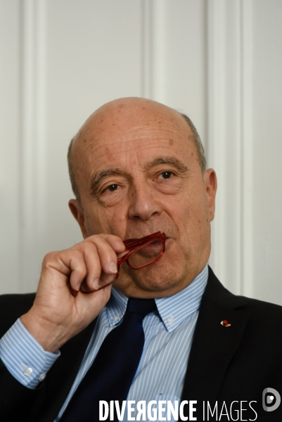 Alain Juppé à son QG de campagne.