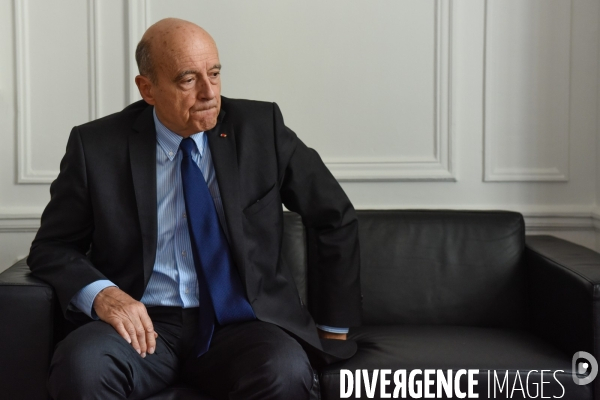 Alain Juppé à son QG de campagne.