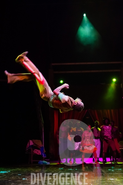 Béré, la fête à Conakry / cirque Mandingue