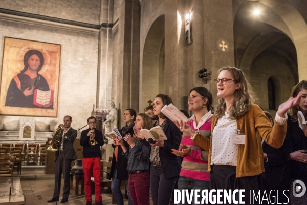 Jeunes catholiques à Paris