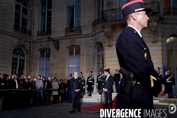 Cérémonie de passation entre Manuel Valls et Bernard Cazeneuve