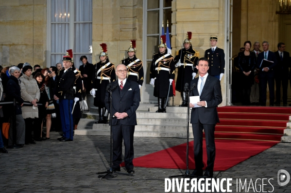 Cérémonie de passation entre Manuel Valls et Bernard Cazeneuve