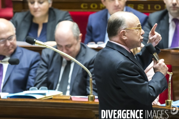 1ère séance des questions au gouvernement pour Bernard Cazeneuve , nouveau Premier ministre