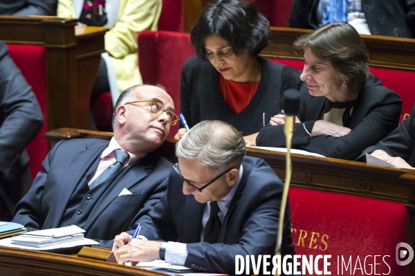 1ère séance des questions au gouvernement pour Bernard Cazeneuve , nouveau Premier ministre