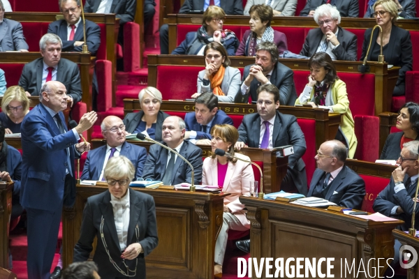 1ère séance des questions au gouvernement pour Bernard Cazeneuve , nouveau Premier ministre