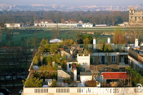 176 logements sociaux, sur l ancienne friche de la gare d Auteuil dans le 16 eme arrondissement voit le jour apres 10 ans d une bataille juridique opposant les riverains et la Ville de Paris