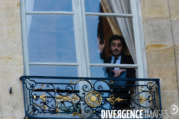 Bernard Cazeneuve et Manuel Valls. Passation de pouvoir à l Hôtel de Matignon