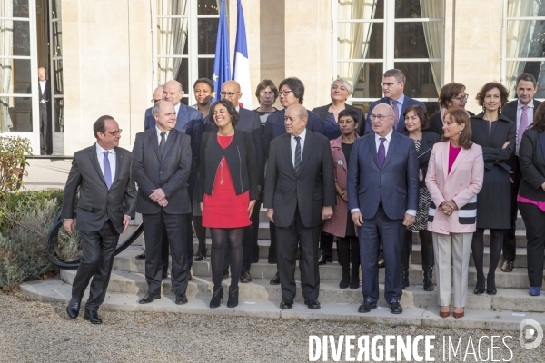 Premier conseil des ministres du gouvernement Cazeneuve