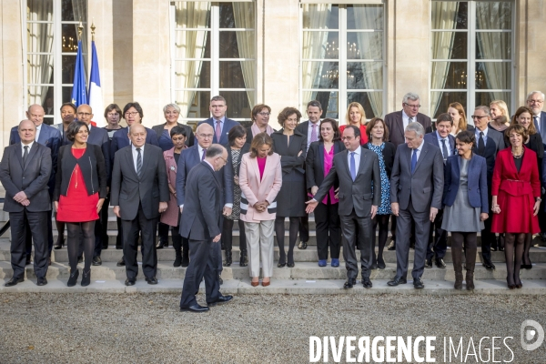 Premier conseil des ministres du gouvernement Cazeneuve