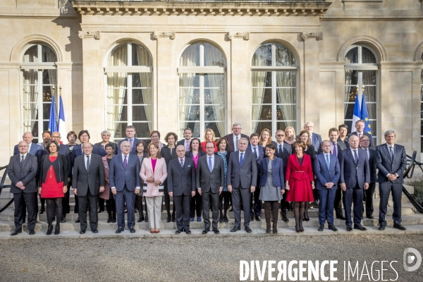 Premier conseil des ministres du gouvernement Cazeneuve