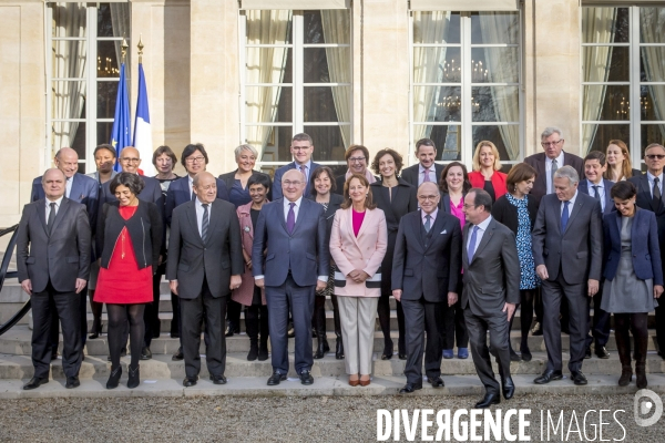 Premier conseil des ministres du gouvernement Cazeneuve